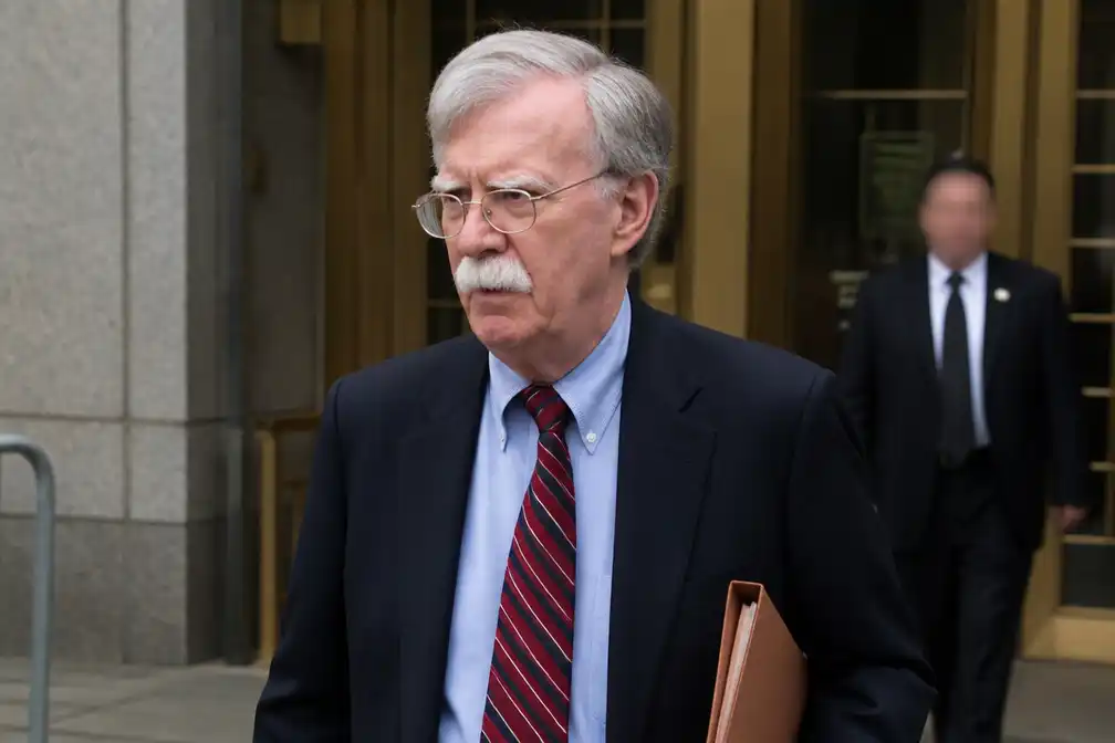 John Bolton pleit naar verwachting schuldig in zaak over geheime documenten