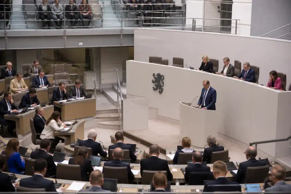 Debat over Vlaamse begroting begonnen; Vlaams Belang viseert methode-Diependaele