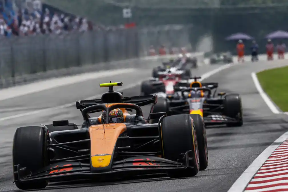 F1-coureurs wacht extreme hitte in Maleisië en Singapore