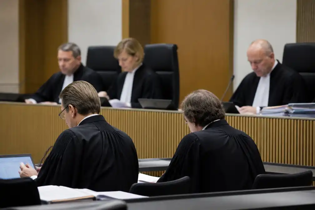 Verdediging in Kriva Rochem-proces eist onontvankelijkheid na afluisteren advocaten