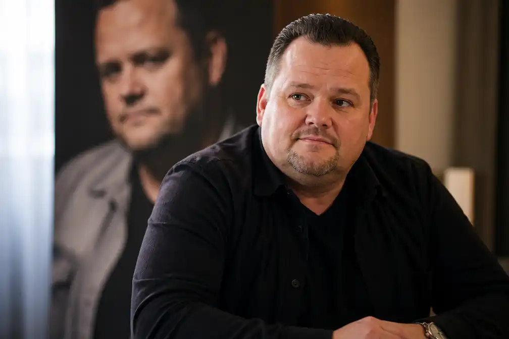 Frans Duijts open over alcoholmisbruik en gemiste kindertijd in biografie