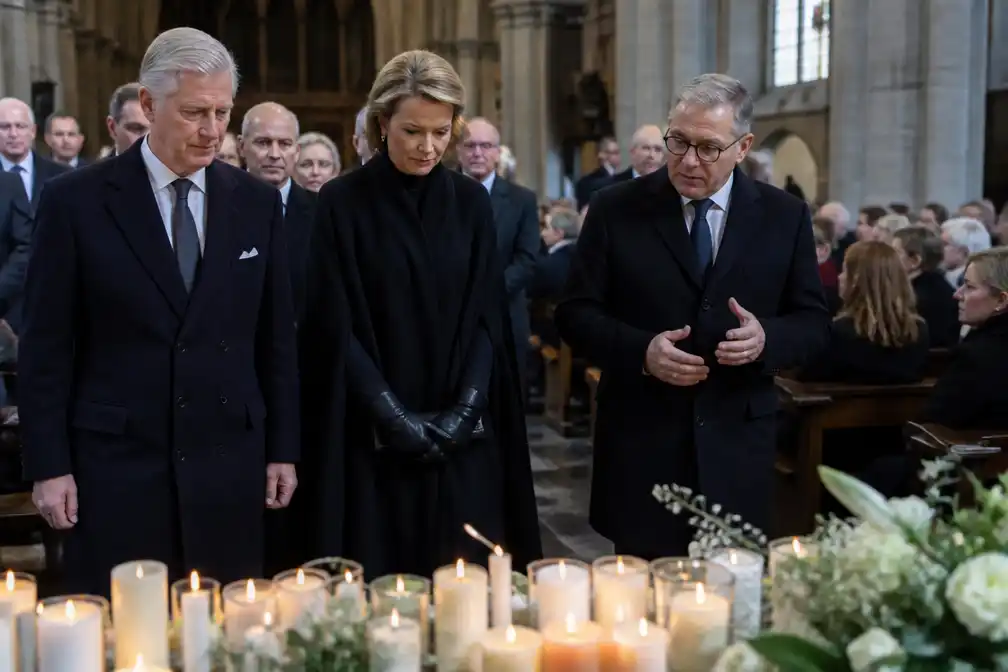 Buggenhout herdenkt busramp met koning Filip en koningin Mathilde