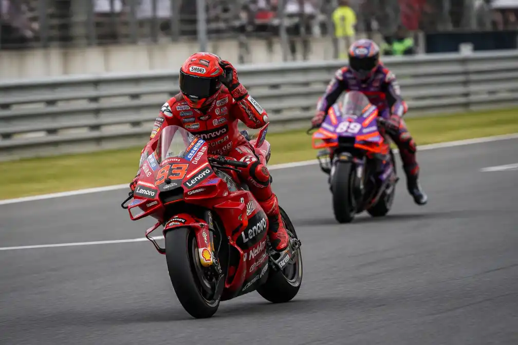 Márquez wint GP van Japan en verkleint achterstand op Martín tot twee punten