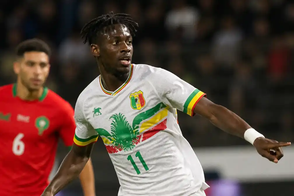 Feyenoord-aanvaller Diarra voorkomt met late gelijkmaker zege van Marokko