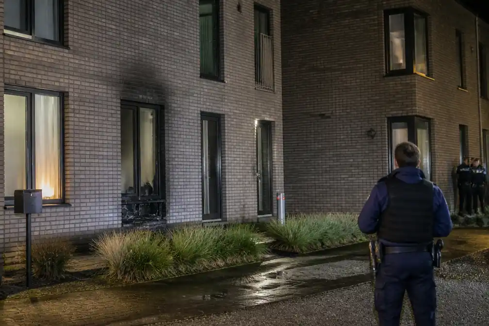 Molotovcocktail gegooid naar appartementsgebouw in Massenhoven, niemand gewond