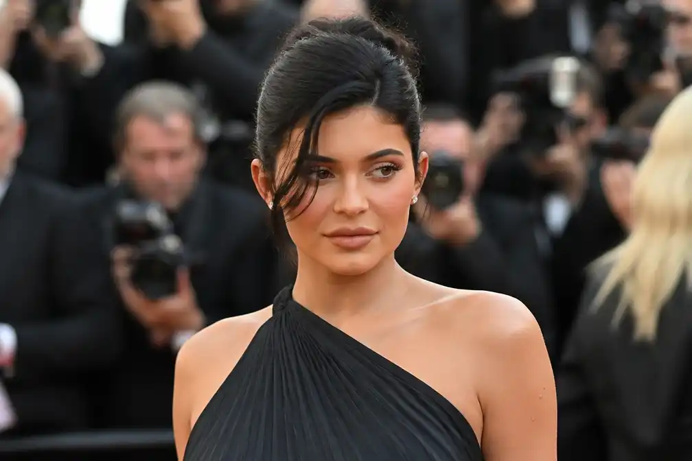 Kylie Jenner speelt hoofdrol in Hulu-serie en is uitvoerend producent met Kim Kardashian