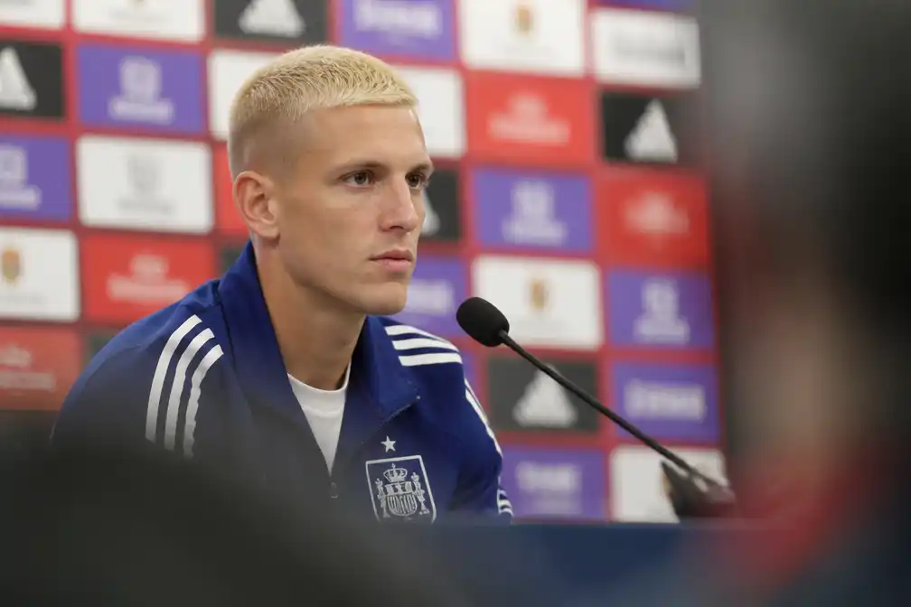 Dani Olmo krijgt staande ovatie van Kroatische journalisten om bijzondere donatie