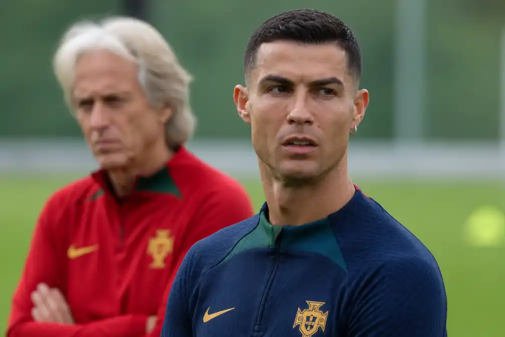 Ronaldo doorbreekt stilzwijgen over Portugese rel: 'Coach brak zijn woord'