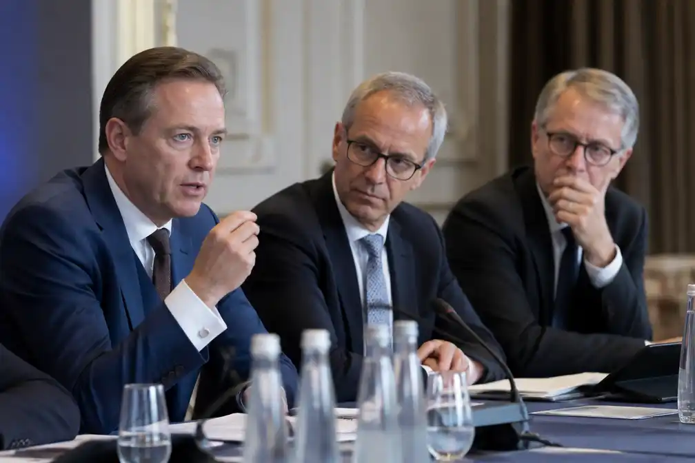 De Wever roept Nationale Bank en schuldenbeheerder bijeen voor begrotingsoverleg