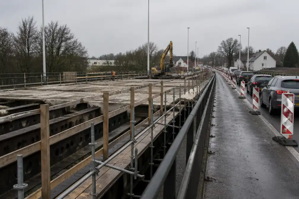 Brug op N9 tussen Maldegem en Eeklo drie maanden later klaar: heropening midden maart