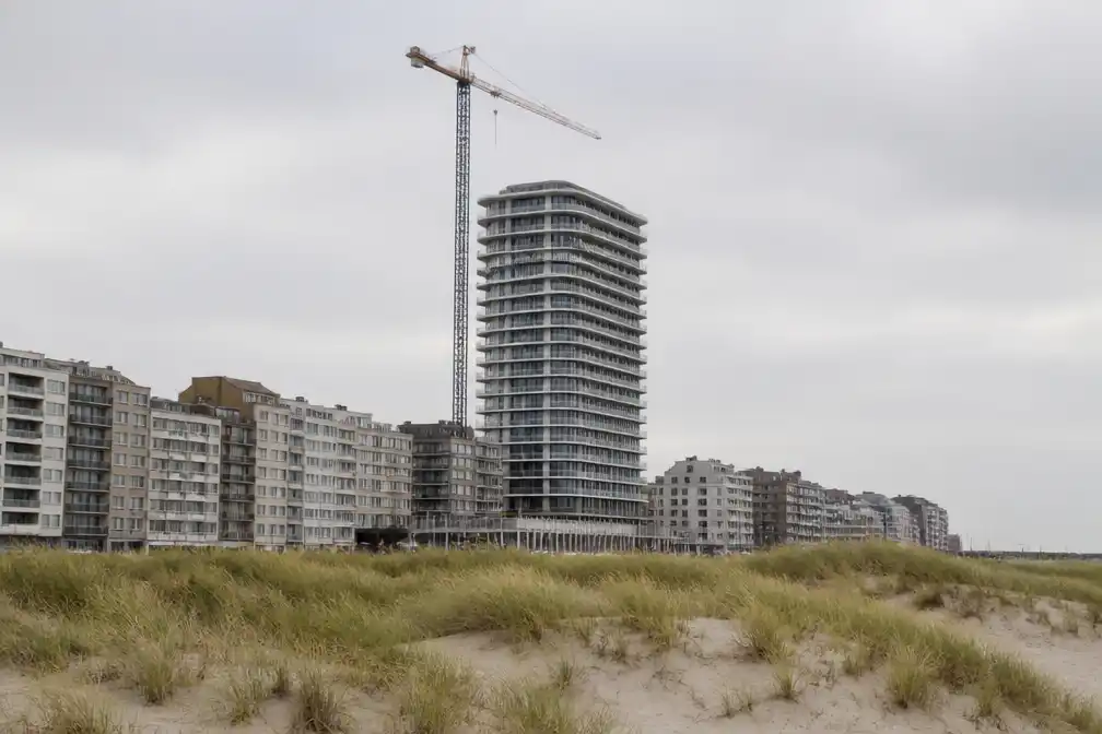 Bouw woontoren Petit Rouge in Blankenberge opnieuw uitgesteld, wachten op Grondwettelijk Hof