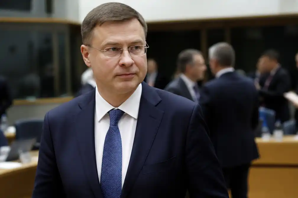 EU-begrotingscommissaris Dombrovskis wijst permanente uitzonderingen af, Italië en Griekenland vragen ruimte