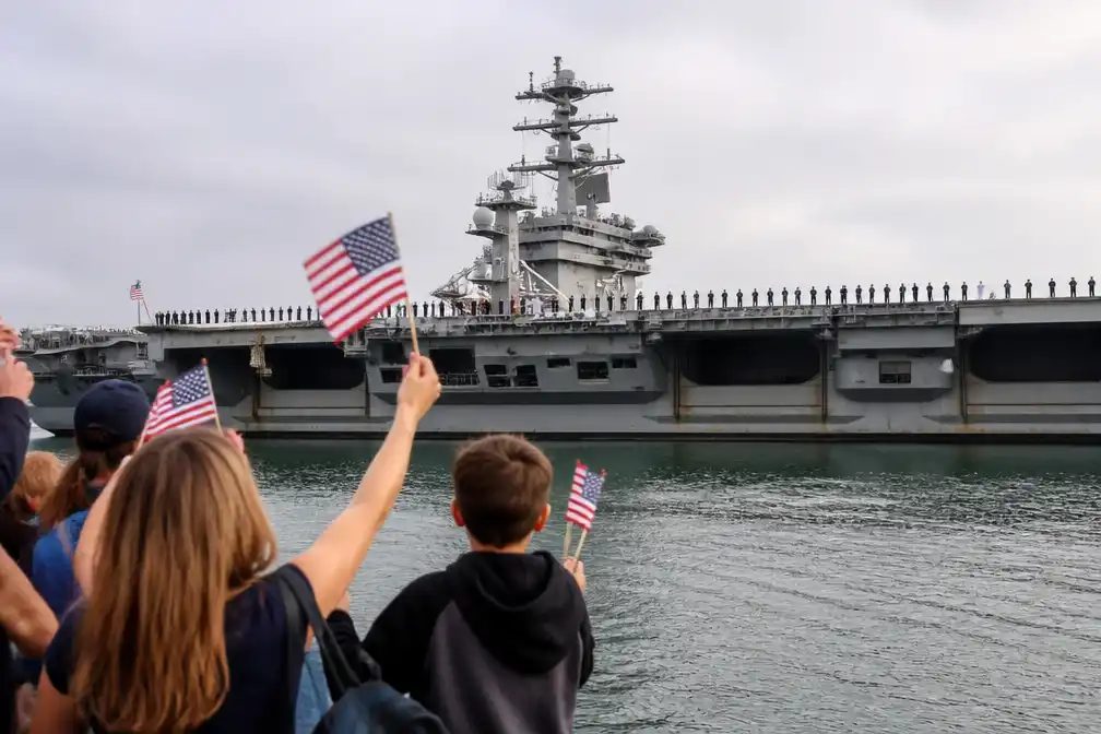 Vliegdekschip USS Abraham Lincoln terug in San Diego na lange missie