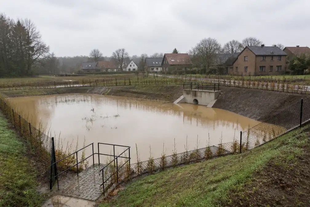 Bufferbekken in Holsbeek moet 1,2 miljoen liter water tegenhouden aan Meidries