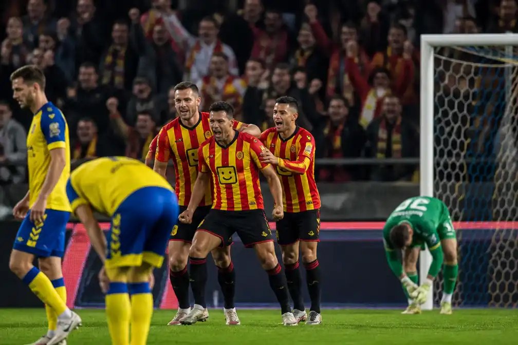 KV Mechelen klopt STVV met 4-3 en is niet langer hekkensluiter