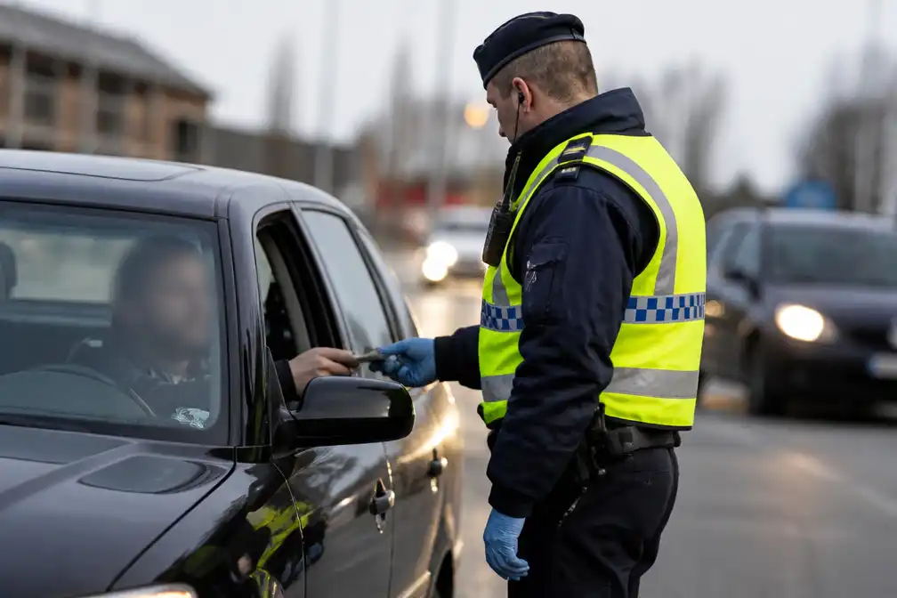 Zes bestuurders raken rijbewijs kwijt bij controles in Rivierenland