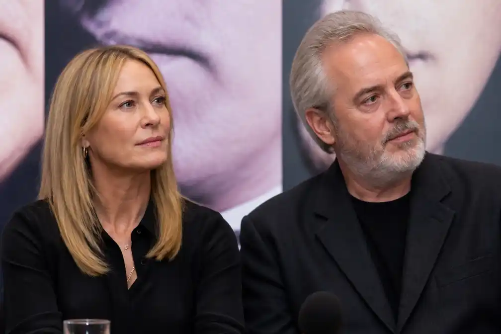 Producent Pippa Harris houdt vast aan gelijktijdige release van vier Beatles-biopics