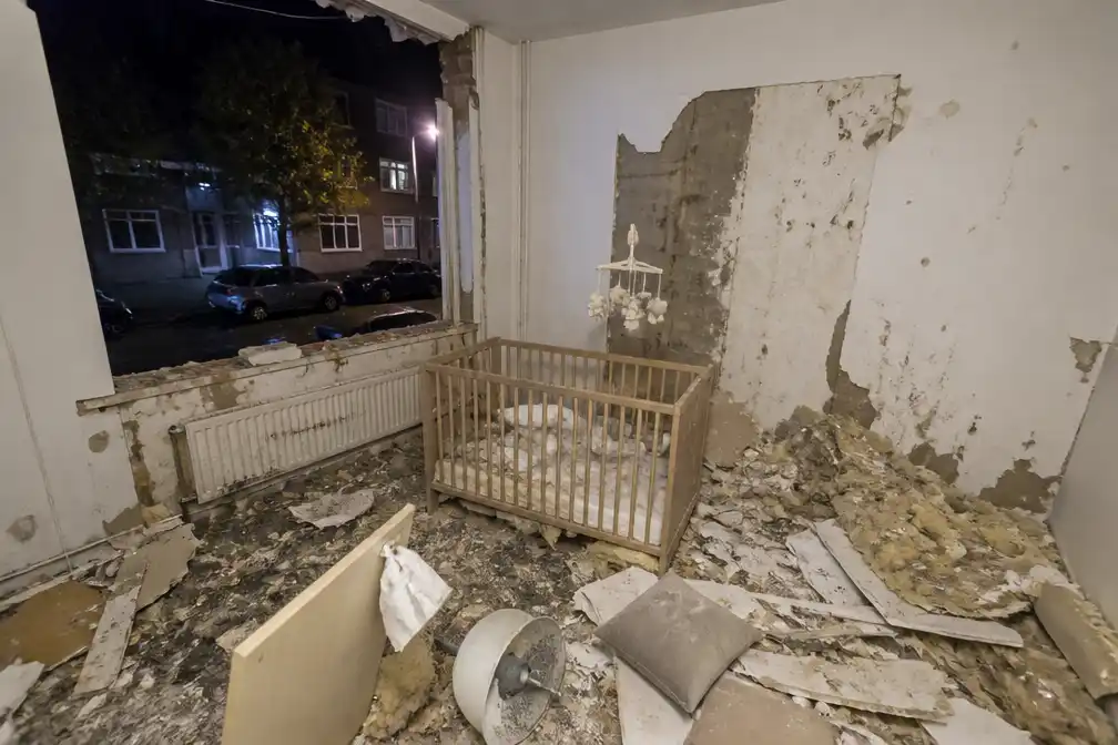 Brandbom bij kapsalon in Vlaardingen verwoest babykamer erboven