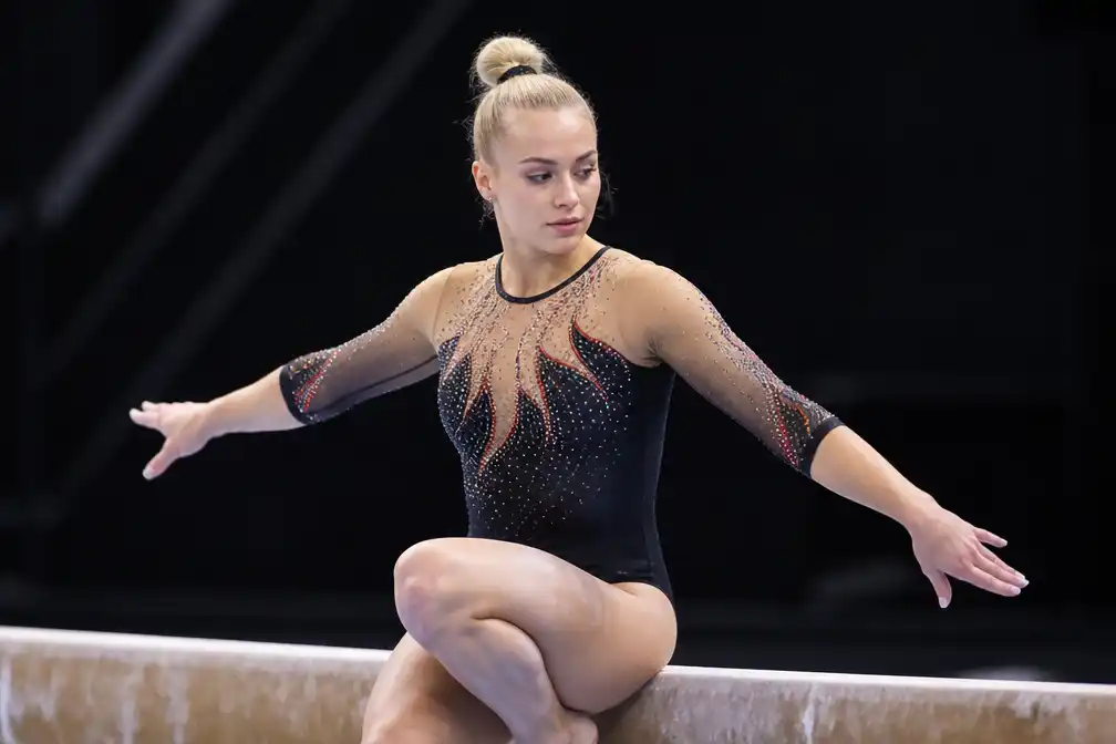 Turnster Naomi Visser fit genoeg voor volledige meerkamp op WK in Rotterdam