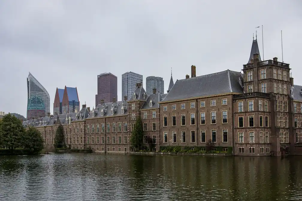 Meldpunt buitenlandse intimidatie pas medio 2028 verwacht