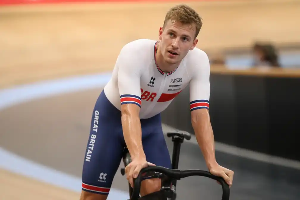 Britse wielerbond zet Matthew Richardson uit selectie voor WK baanwielrennen