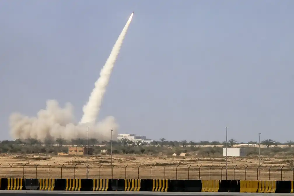 Houthi's claimen nieuwe raketaanval op luchthaven Riyad