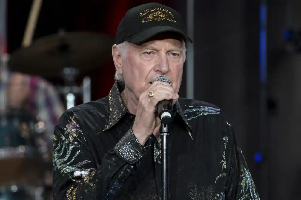 Zorgen om gezondheid Beach Boys-zanger Mike Love (85)