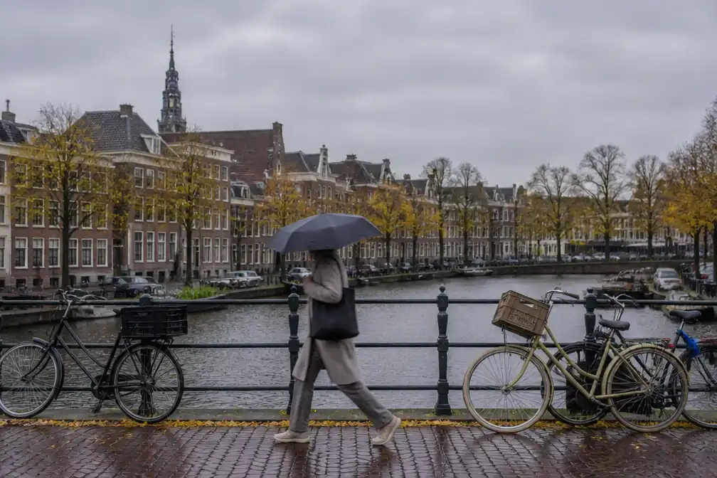 Zachte herfsttemperaturen houden aan; dinsdag 13 oktober begint bewolkt