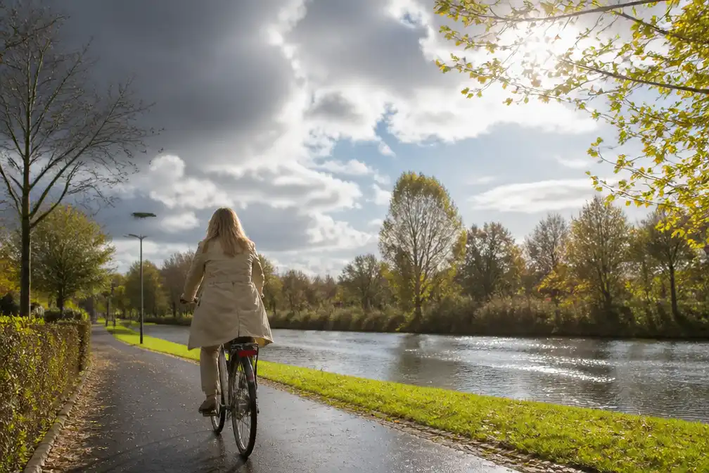Zacht najaarsweer verwacht in Nederland op 13 oktober, met buien en lokaal boven 20 graden