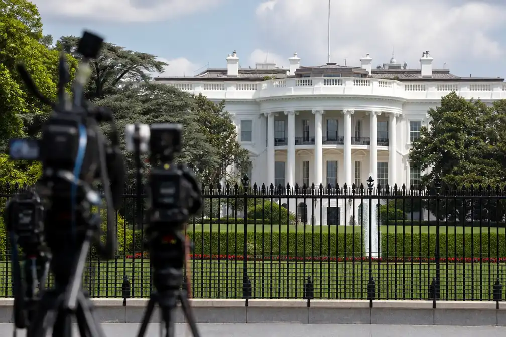 Rechter verlengt toegang Witte Huis voor CNN, MS Now en Politico