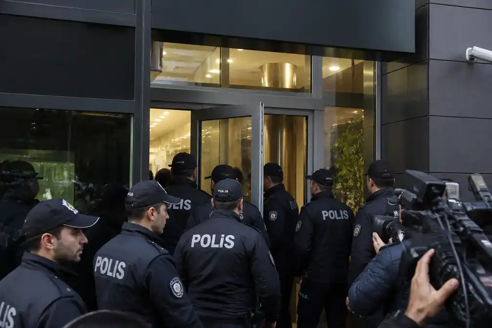 Turkse politie valt hoofdkantoor Halk TV binnen, uitzendingen stilgelegd