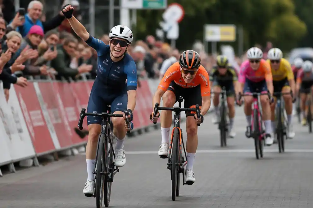 Tas wint eerste etappe Eneco Tour in Ede, Nooijen raakt leiderstrui kwijt