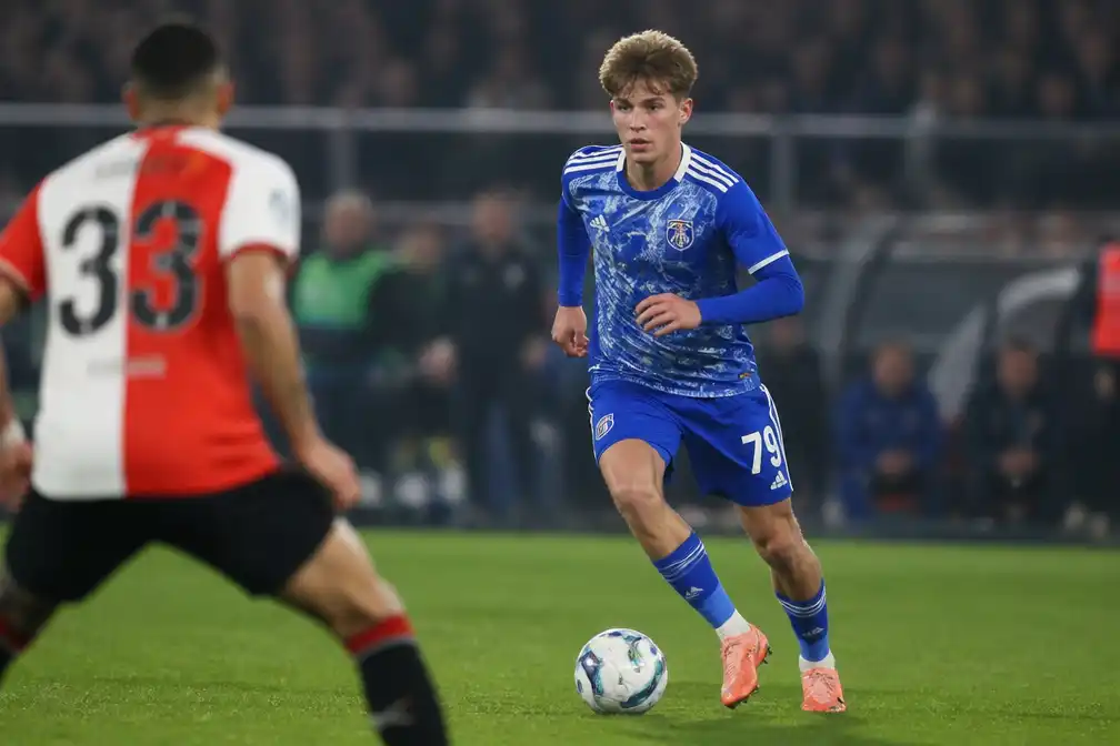 Feyenoord wacht zware test tegen Como en Argentijnse parel Nico Paz