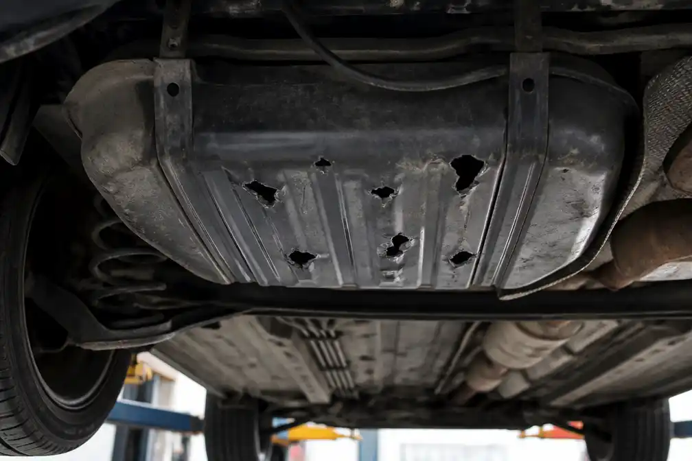 Vrouw uit Terneuzen ontdekt zes gaten in brandstoftank na tanken van 40 euro