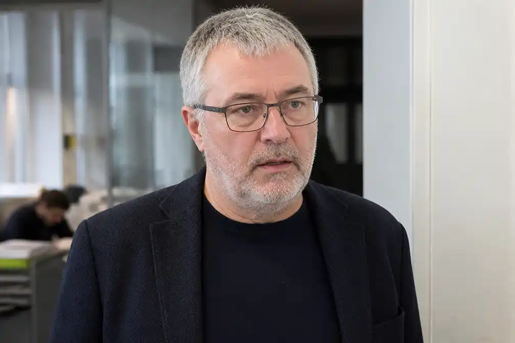Novaja Gazeta meldt aanhouding hoofdredacteur Sergej Sokolov in Moskou