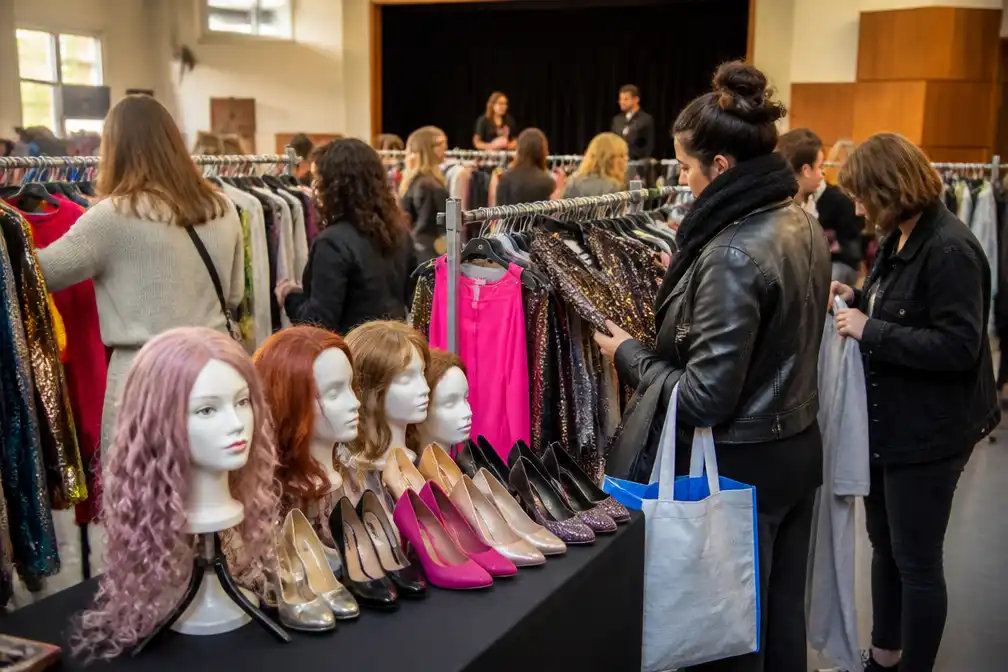 Verkoop Make Up Your Mind-outfits levert 4.751,80 euro op voor RITA