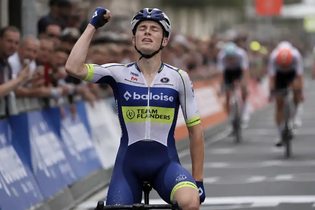 Victor Vercouillie wint vierde rit in Eneco Tour en schenkt Flanders-Baloise eerste profzege