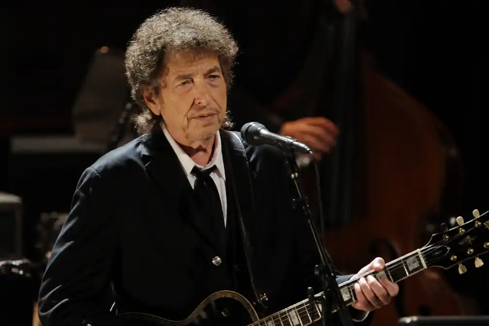 Bob Dylan zingt in Oslo voor het eerst nummer van Randy Newman