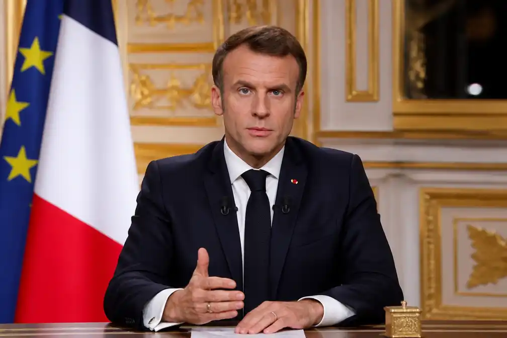 Macron roept op tot kalmte en eenheid na rellen in Frankrijk
