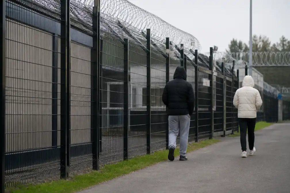 Drie artsen stoppen bij streng beveiligd azc Hoogeveen om psychiatrische opvang