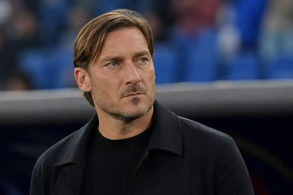 Totti onthult dat hij ziekenhuisopname weigerde tijdens levensgevaarlijke coronabesmetting