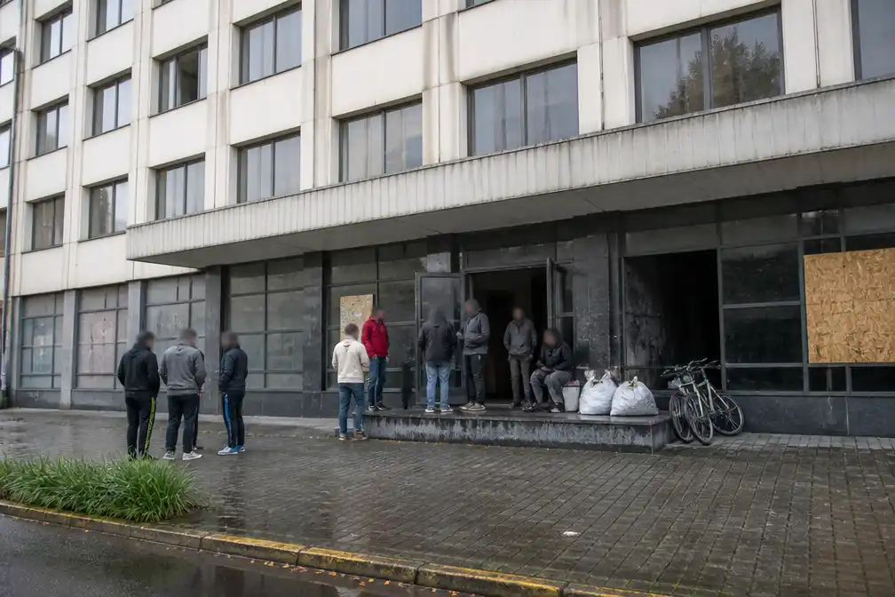 Veertigtal krakers in leegstaand pand in Vilvoorde, eigenaars moeten naar vrederechter
