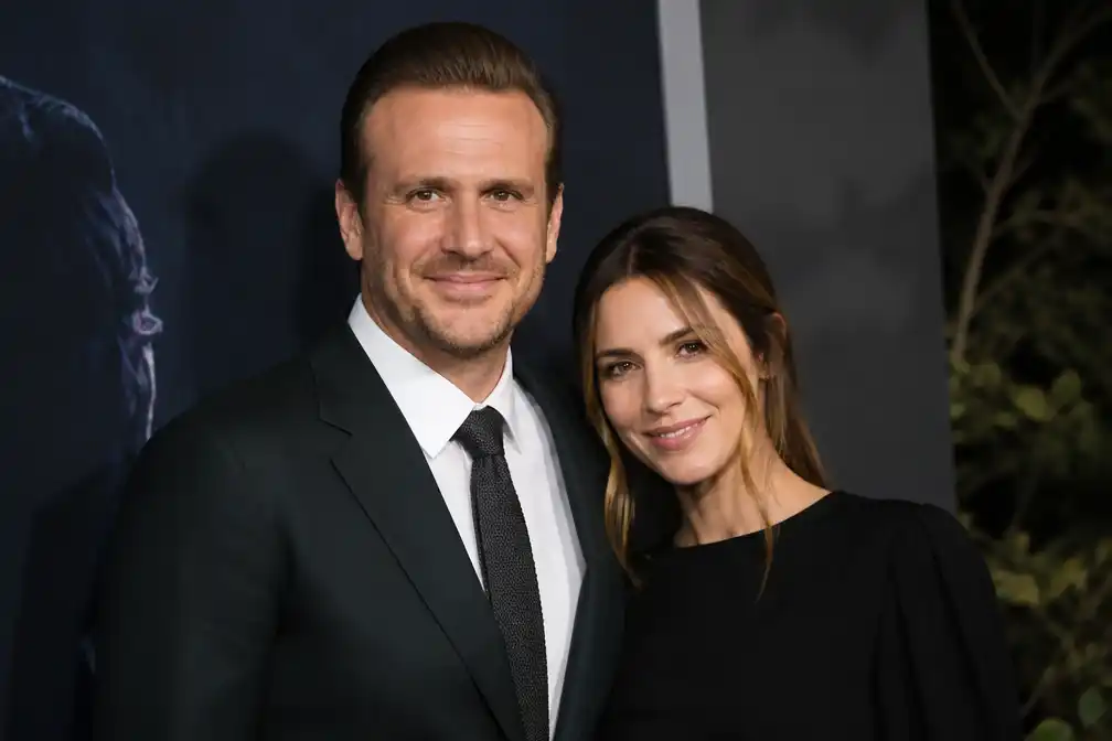 Acteur Jason Segel getrouwd met Kayla Radomski tijdens ceremonie in Californië