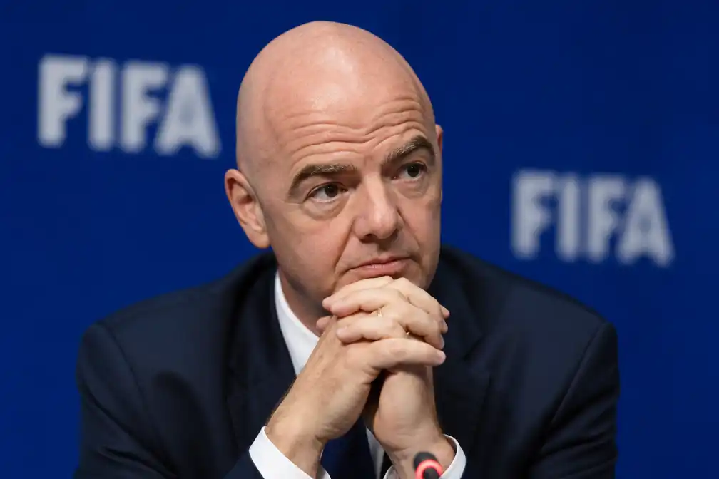 Uefa geeft Fifa tot 2 november om documenten over WK-rechtenplan te overhandigen