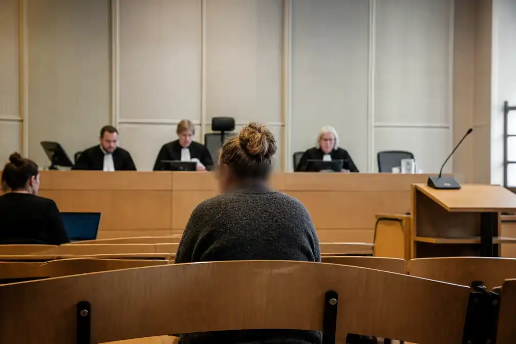 56-jarige vrouw blijft maand langer in cel voor zuuraanval op partner (79)