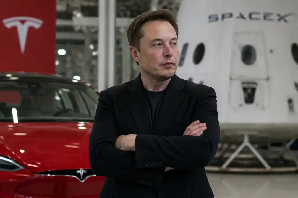 Musk noemt fusie Tesla-SpaceX "goed idee"; commissies onderzoeken plan