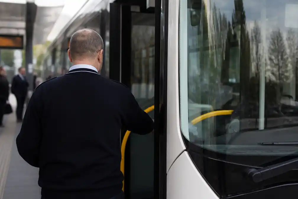 Staking streekvervoer donderdag van de baan, bonden en werkgevers weer aan tafel