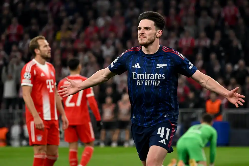 Declan Rice bezorgt Arsenal late 2-2 bij Bayern München in Allianz Arena
