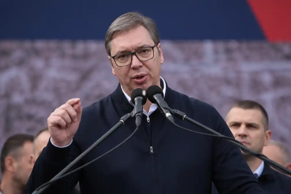 Servische president Vucic kondigt aftreden aan na anderhalf jaar protest