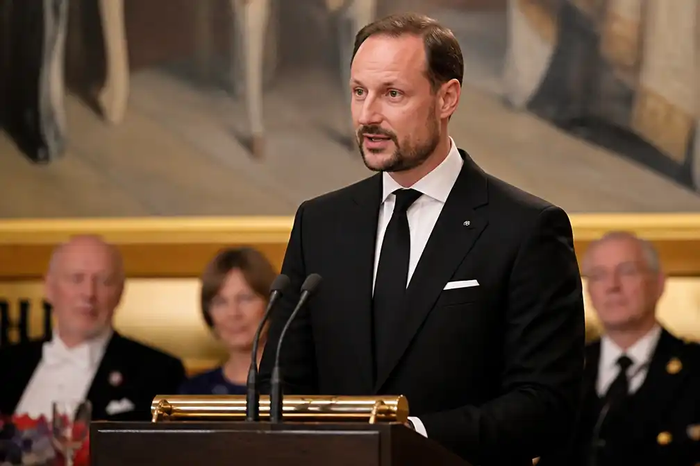 Koning Haakon dankt Noorwegen voor medeleven na dood vader Harald